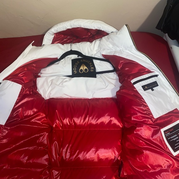 Moose knuckle coat white / black / gold , with red inside - Picture 3 of 9